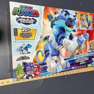 Hasbro PJ MASKS animal power charge and roar power cat with lights and sounds